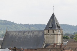 Francia, assalitori chiesa avevano coltelli e finto ordigno