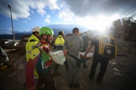 Terremoto, bilancio P. Civile: almeno i 37 morti, molti dispersi