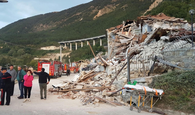 Terremoto, Renzi: oltre 120 morti. Ma saranno di più