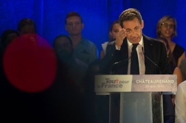 Francia, primo comizio di Sarkozy: 