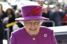 Regina Elisabetta fa donazione personale per aree terremotate