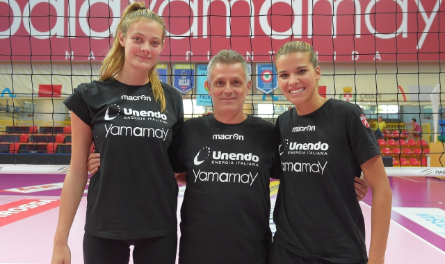 Vasilantonaki con coach Mencarelli e la capitana Giulia Pisani