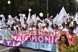 Migliaia in piazza in Messico contro il matrimonio gay