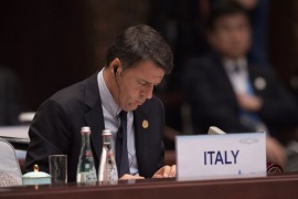 Renzi: Ue non è luogo dove regolare conti, io difendo l'Italia