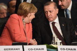 Merkel e Erdogan: ruolo speciale Mosca per fermare violenze Siria