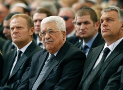 Netanyahu e Abu Mazen stretta di mano ai funerali di Peres