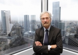 Bce, Praet: banche devono adattarsi a lunga fase di tassi bassi