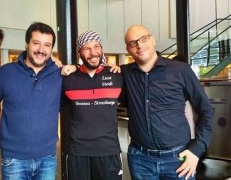 Salvini accoglie la Venezia-Strasburgo in bici pro padri separati