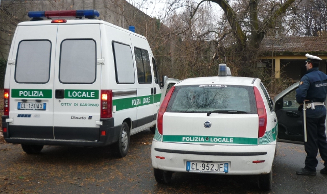 Un controllo della polizia locale nelle aree dismesse 
