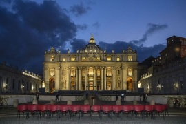 Vaticano: vietato disperdere ceneri o conservale in gioielli