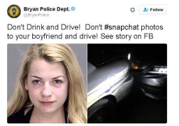 Usa, si scatta selfie in topless e tampona auto polizia: arrestata