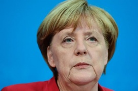 Germania, Merkel si ricandida per difendere 