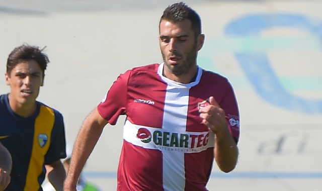 Simone Moretti, 33 anni, attaccante, è vicinissimo allo sbarco a Varese 