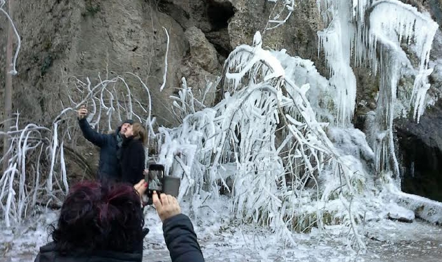 Le Grotte di Valganna imbiancate dal gelo
