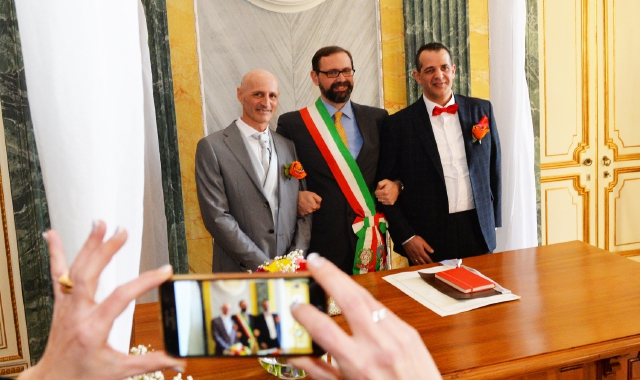 Igor e Gianluca con il sindaco Andrea Zanotti (Blitz)
