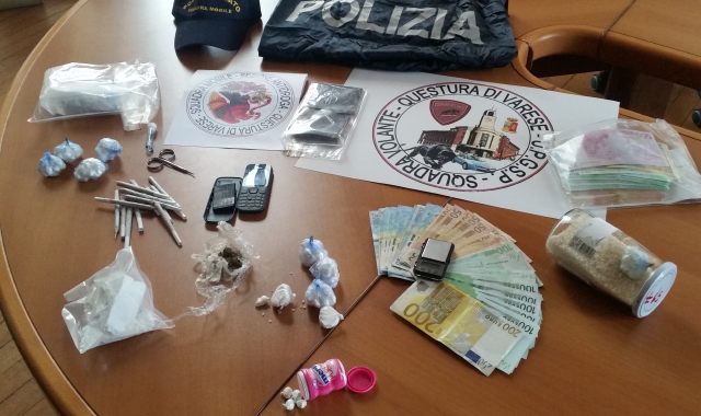 Droga e soldi sequestrati al pusher albanese