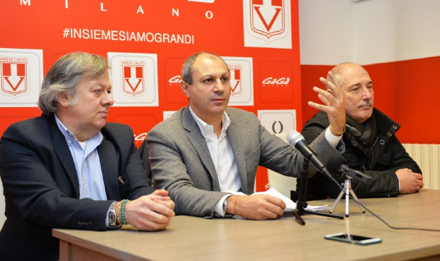 La conferenza stampa nella sede del Varese: da sinistra Armocida, Ciavarrella e Rosa (Blitz)
