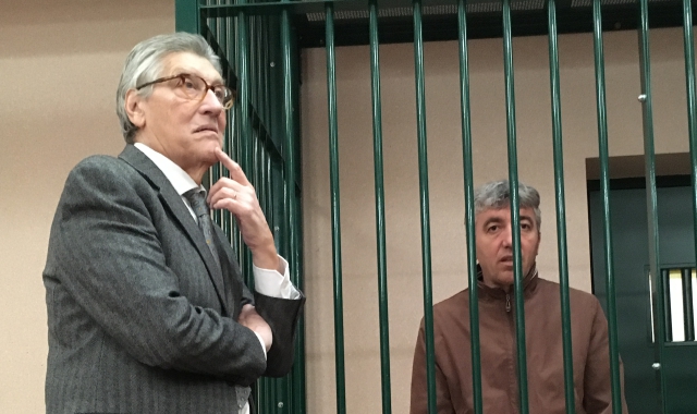Gijn Preducaj in aula, affiancato dal suo legale Alberto Talamone 