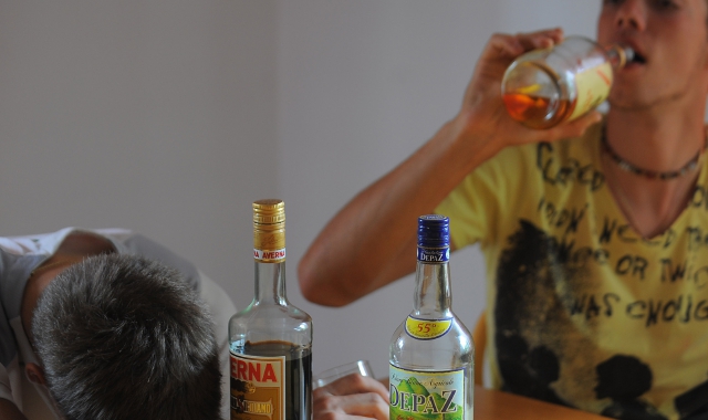 Adolescenti ubriachi: nove ricoveri