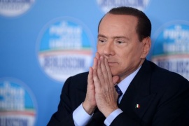 Berlusconi: M5s è fatto da incapaci sottoposti a un dittatore