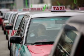 Taxi, decreto contro abusi Ncc: obbligo rimessa e registro app