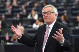 Juncker risponde a Tsipras: Ue sostiene contrattazione collettiva