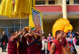 Non più monaco per amore: il Karmapa Lama s'è sposato
