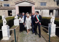 Principe Carlo oggi in visita ad Amatrice