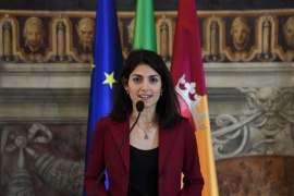 Roma, Raggi: noi cambiati 3 assessori, Renzi 9, De Magistris 23