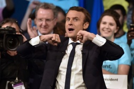 Francia, Macron allunga su Le Pen in ultimo sondaggio per l'Eliseo