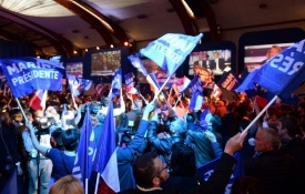 Francia, esplosione di gioia nella sede di Le Pen: 