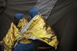 Barcone si ribalta al largo della Libia, 31 i migranti morti