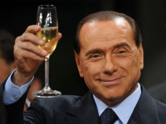 Berlusconi: è ora di tornare finalmente a urne dopo 4 governi