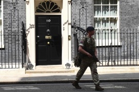 Gb, premier May: livello di allerta terrorismo 
