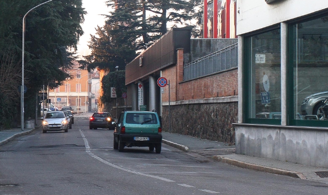 La strada che conduce al Pronto soccorso della Mater Domini 