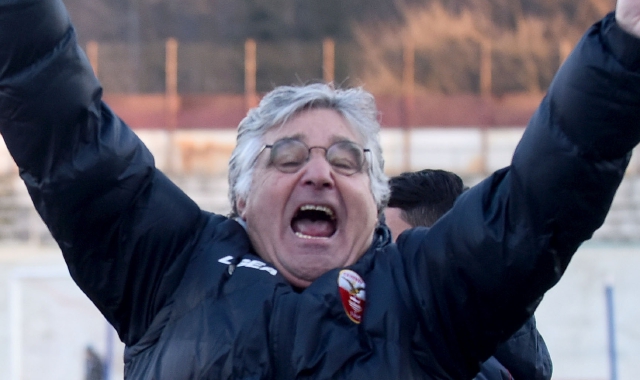 Salvatore Iacolino, 66 anni, originario di Agrigento, ha vinto 7 campionati di serie D, di cui tre con il Cuneo, compreso quello finito da poche settimane(foto archivio)