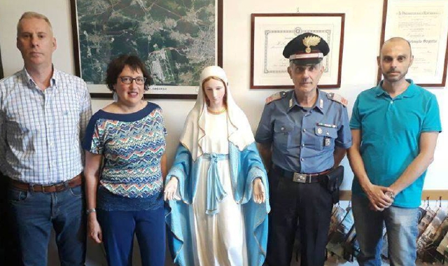 La statua della Madonna è stata ritrovata dai carabinieri di Somma Lombardo