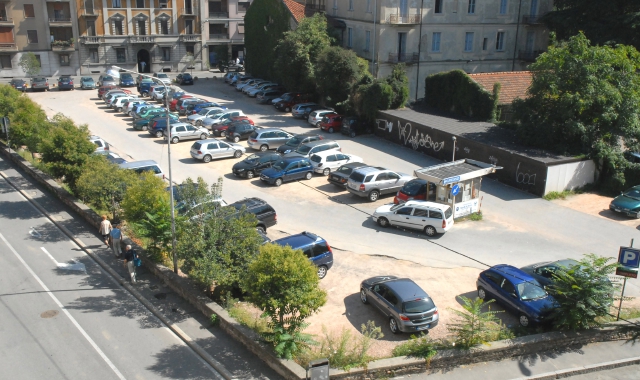 L’area su cui sarà realizzato il parcheggio multipiano (Archivio)
