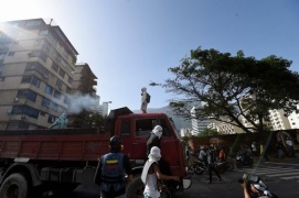 Venezuela, granate da elicottero polizia contro Corte suprema