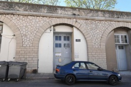 Francia, lancia auto su fedeli fuori moschea Creteil: arrestato