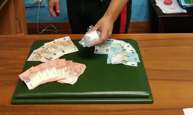 Droga e denaro sequestrati dai carabinieri 