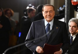 Berlusconi: Fi non accoglierà gli ex, facciano un loro movimento
