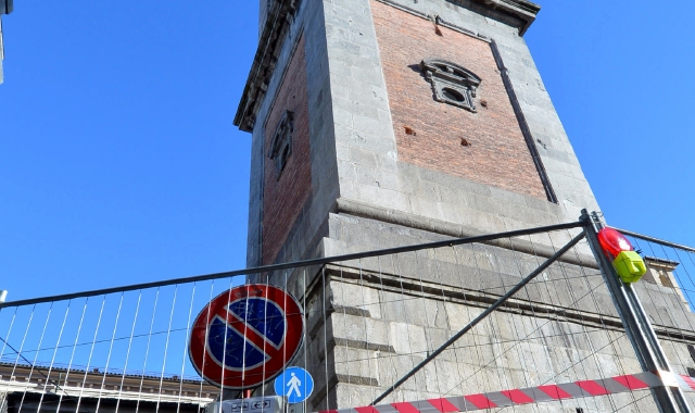 Il campanile del Bernascone domina il centro di Varese (Archivio)