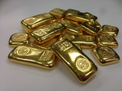 Oro a New York sopra 1.300 dollari l'oncia,prima volta da novembre