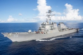 Nave da guerra Usa si scontra con petroliera: 10 marinai dispersi