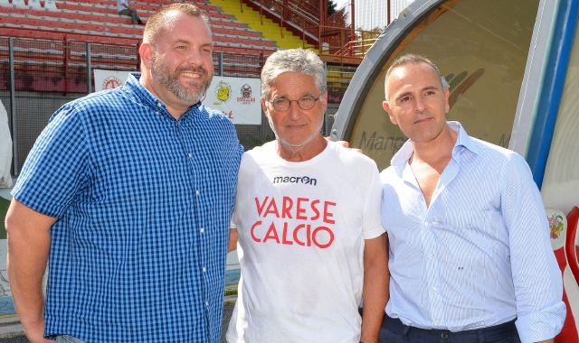 Matt Reeser col tecnico Salvatore Iacolino e l’altro vicepresidente Paolo Basile (Blitz) 