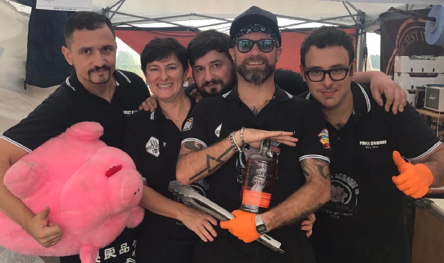 Il team varesino campione italiano di barbecue  (Foto Redazione)
