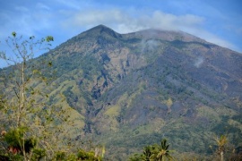 Vulcano Bali, aumenta attività sismica, evacuati 57.000 abitanti