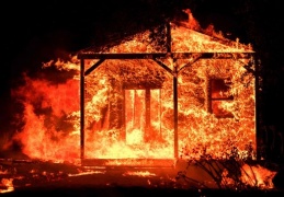Incendi in California, 11 morti e migliaia di senza tetto