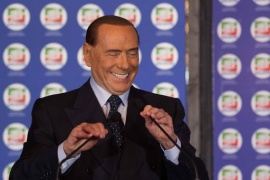 Berlusconi e il predellino d'Ischia: maggioranza o mi ritiro
